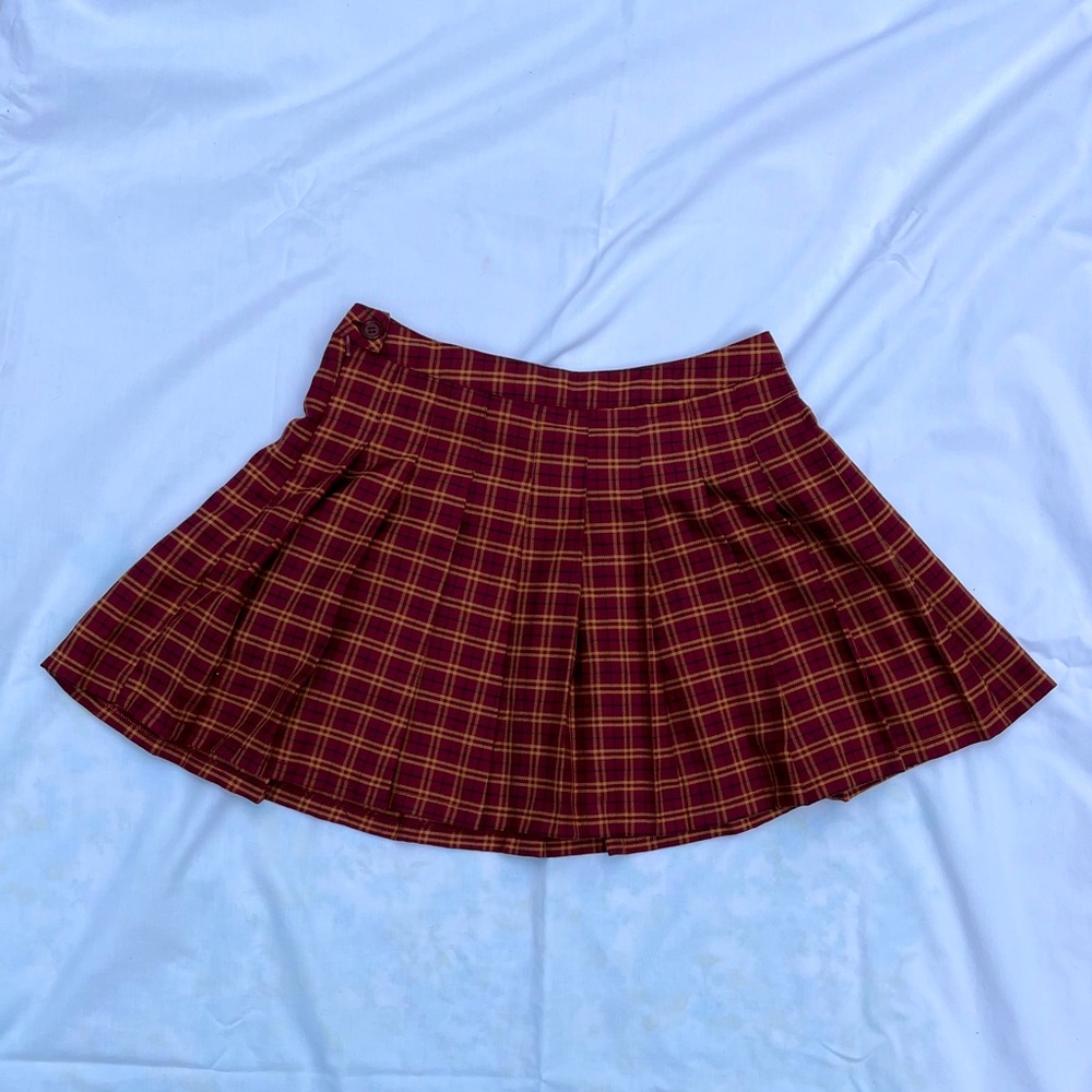 skater style plaid skirt